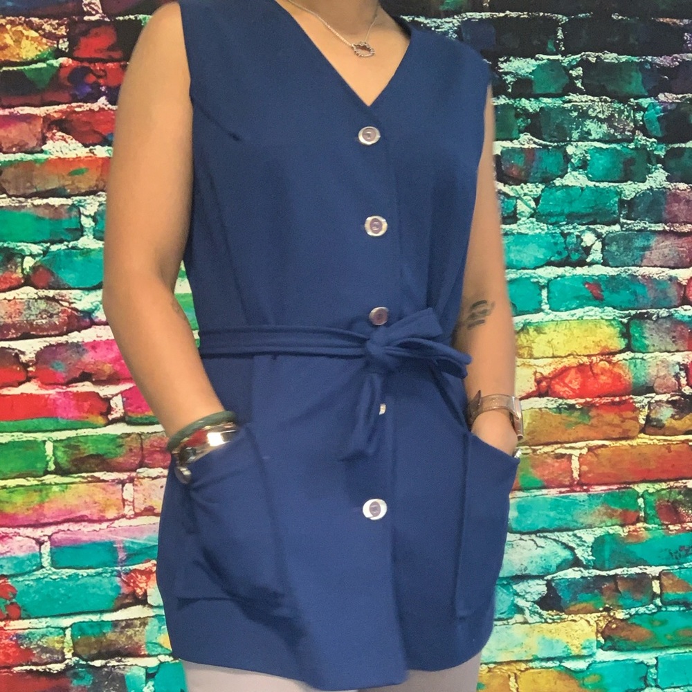 Vintage top with large front pockets